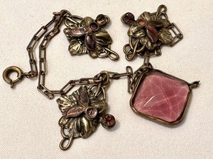 lot 40 image: Lovely Antique Art Nouveau Bracelet