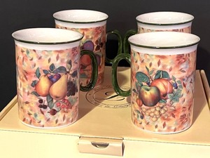 lot 402 image: Limoges Dessert Set