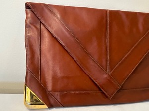 lot 193 image: Vintage Lou Taylor Clutch Style Handbag