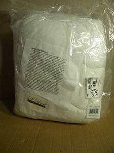 lot 83 image: New  MLD Deluxe Twin Mattress Pad
