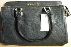 lot 102 image: Brand New David Jones Womens Faux Leather Handbag