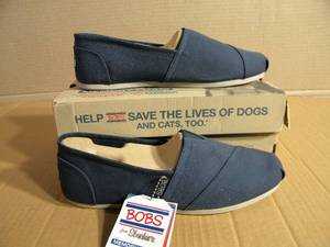 lot 135 image: Skechers Peace and Love Womens Shoes Size 8