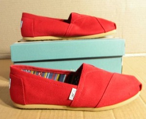 lot 156 image: New wtags  TOMS Alpargata RED Canvas Womens Shoes - Size 9
