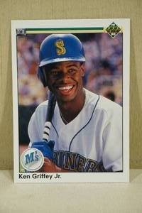 lot 220 image: 1990 Upper Deck Ken Griffey Jr #156 Baseball Card