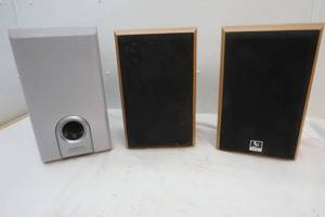 lot 11 image: Kenwood subwoofer, infinity speakers