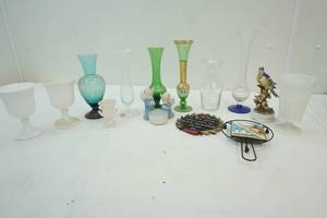 lot 17 image: vases