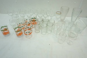 lot 20 image: glassware