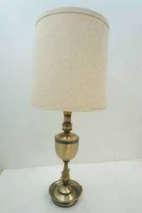 lot 22 image: lamp