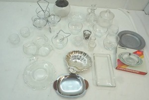 lot 30 image: glassware