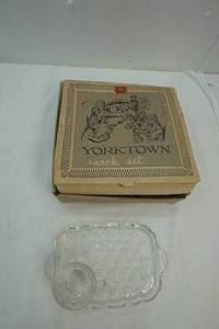 lot 33 image: snack dish set