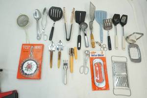 lot 34 image: kitchen utensils