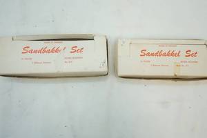 lot 36 image: Sandbakkel set