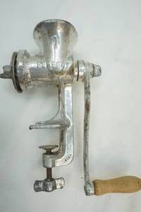 lot 58 image: perfect food chopper