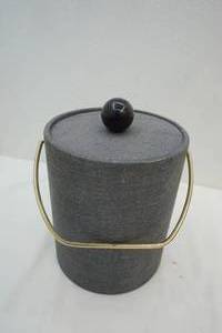 lot 59 image: ice bucket