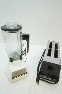 lot 63 image: kitchen appliances