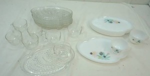 lot 67 image: snack dish set