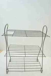 lot 73 image: wire shelf