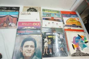 lot 107 image: record albums
