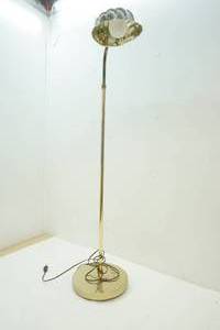 lot 109 image: lamp