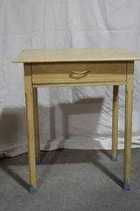 lot 141 image: table