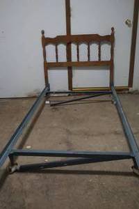 lot 145 image: bed frame