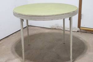 lot 150 image: folding table