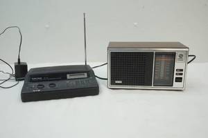 lot 177 image: General Electric Radio, Radio shack scanner