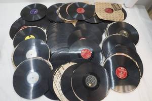 lot 196 image: vintage record albums