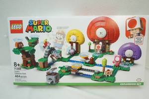 lot 236 image: Lego Super Mario