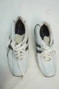 lot 238 image: Skechers shoes