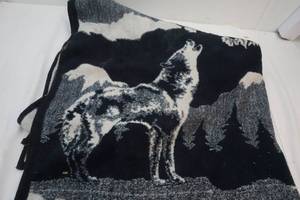 lot 255 image: Throw blanket