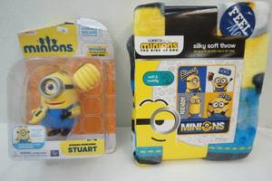 lot 259 image: Minion throw ,minion doll