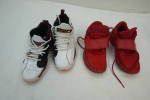 lot 331 image: Boys Air Jordan shoes