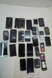 lot 333 image: cell phones