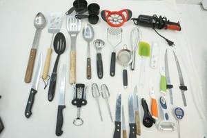 lot 345 image: Kitchen utensils