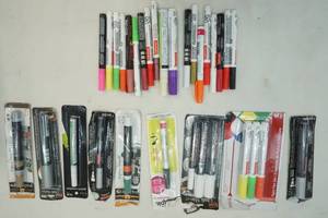 lot 366 image: chalk markers, paint markers