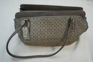 lot 369 image: Coach bag