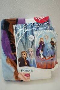 lot 374 image: Disney throw