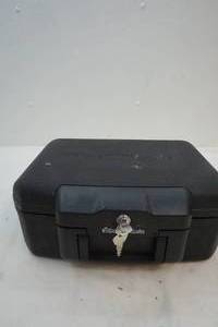 lot 399 image: Sentry Safe