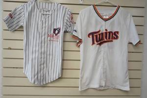 lot 445 image: Minnesota Twins jerseys