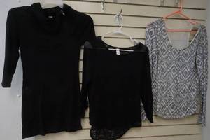 lot 454 image: Ladies blouses