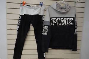 lot 469 image: Pink outfit
