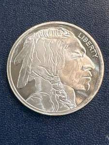 1oz .999 Bison  Sioux Silver Round