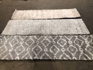 lot 13 image: Mix lot of Rugs Lot of 3 Customer returns MARIA REVIEW