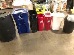 lot 31 image: Mix lot of Garbage Cans Customer returns Review all pictures