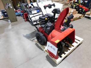 lot 33 image: (2) Snow Blowers for parts  repair