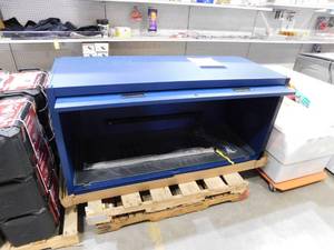 lot 89 image: Husky 61 Tool Box Hutch