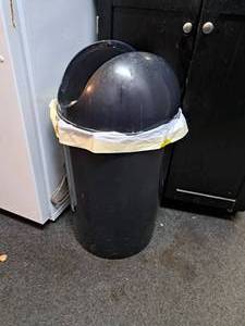 25 Plastic Garbage Can