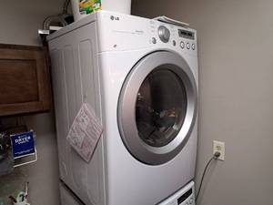LG 27 7.3-cu.ft. Electric Front Load Dryer DLE3050W