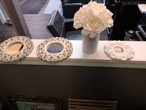 Dcor - Three Round Wall Mirrors, One Floral Dcor in Table Vase